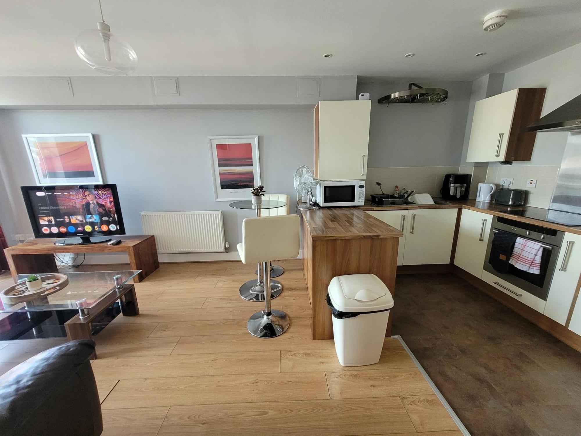 Lesley Court- A Lovely Spacious 2 Bedroom Apartment By Catchpole Stays Chelmsford Ngoại thất bức ảnh