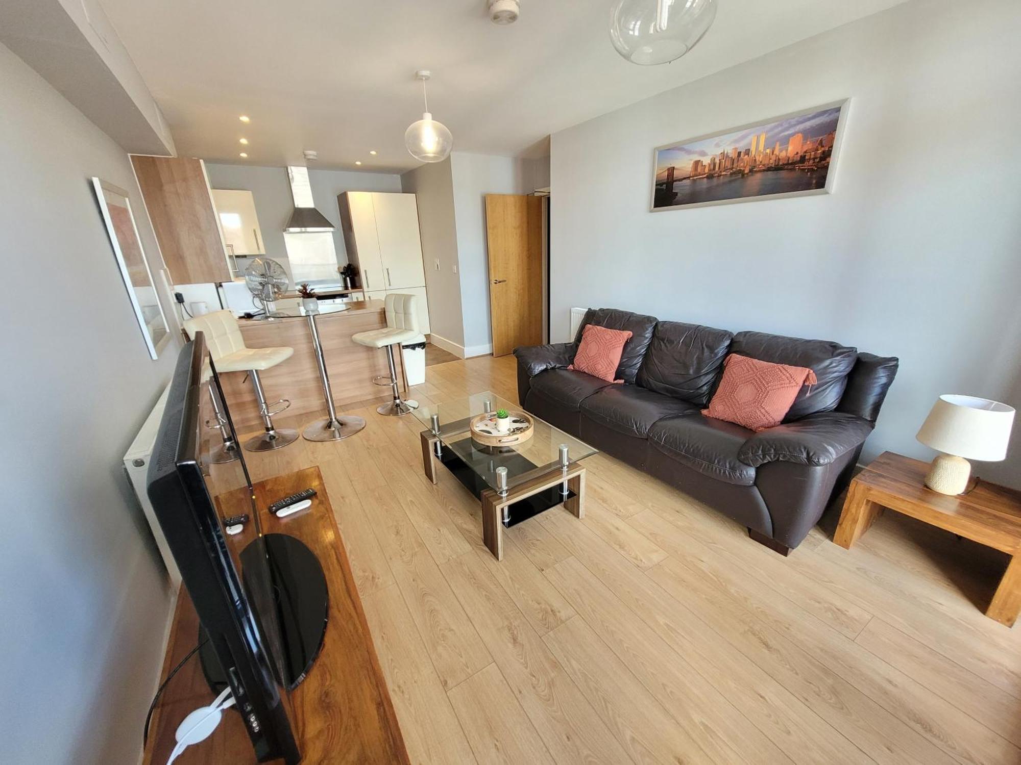 Lesley Court- A Lovely Spacious 2 Bedroom Apartment By Catchpole Stays Chelmsford Ngoại thất bức ảnh