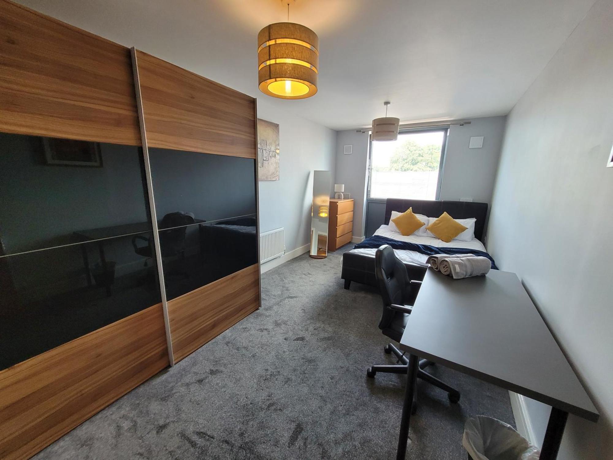 Lesley Court- A Lovely Spacious 2 Bedroom Apartment By Catchpole Stays Chelmsford Ngoại thất bức ảnh