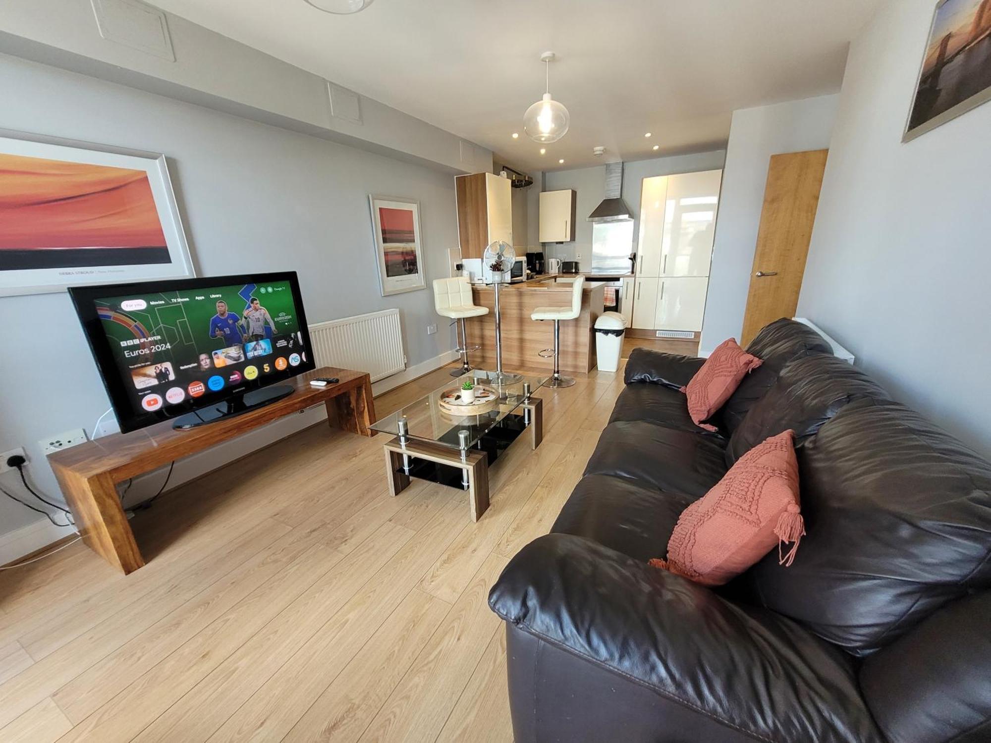 Lesley Court- A Lovely Spacious 2 Bedroom Apartment By Catchpole Stays Chelmsford Ngoại thất bức ảnh